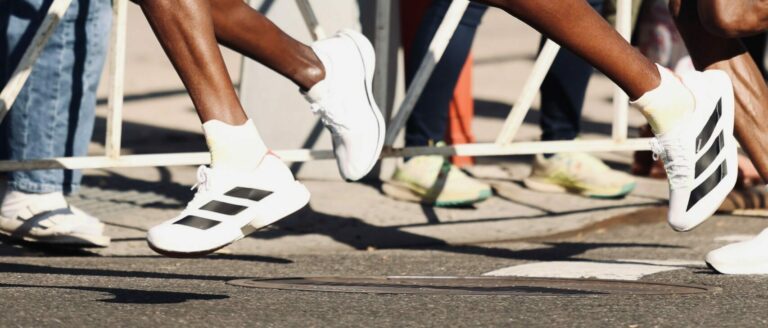 Marathon de New York 2025 : les chaussures des vainqueurs et du top 10