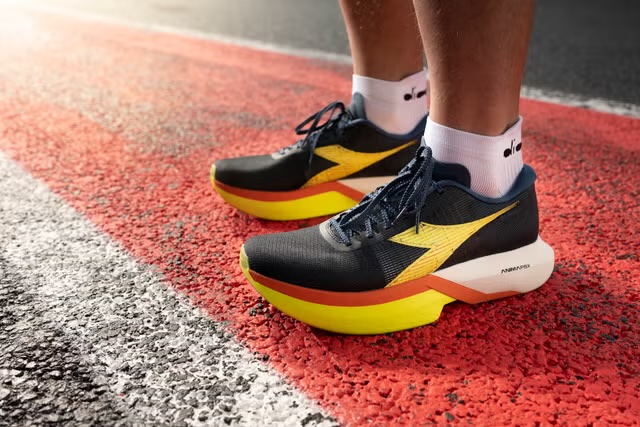 avis-diadora-gara-carbon-3