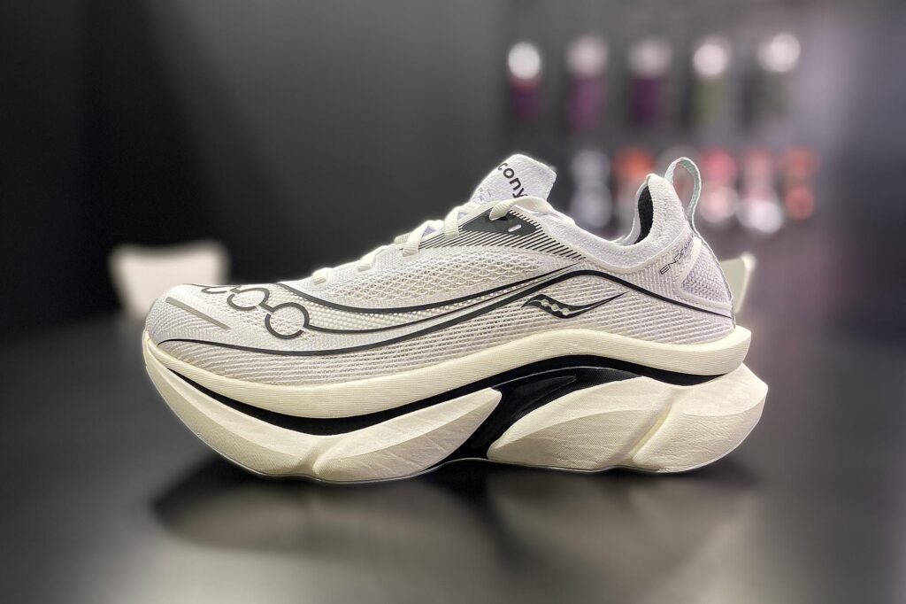 saucony-endorphin-elite-3