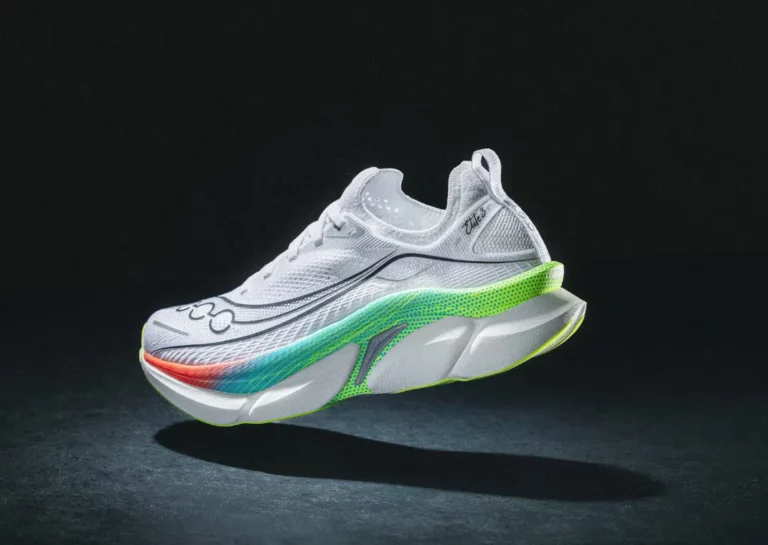 Saucony Endorphin Elite 3 : la nouvelle paire de chaussures de compétition de la marque Saucony